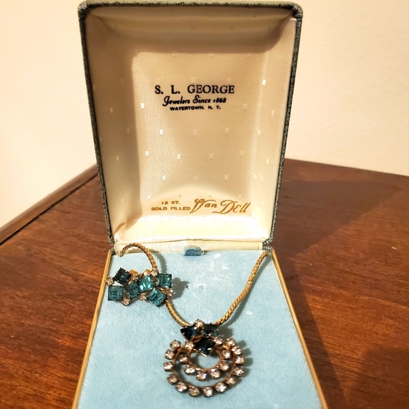 Vintage Van Dell Necklace and Earrings - Picture 1 of 5